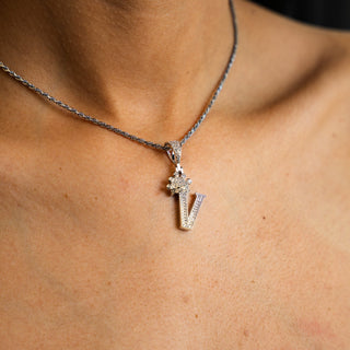 NTF WOMEN'S ROPE CHAIN WITH INITIAL V PENDANT